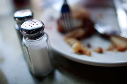 Limiter le sel pour diminuer le risque de cancer de l’estomac
